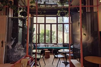 La Belladone bezoeken, Sint-Gillis