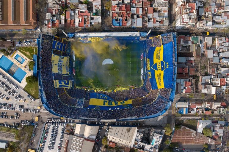 La Bombonera tijdens een match in de wijk La Boca