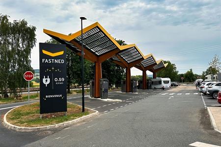 Laadpalen langs de snelweg in Frankrijk