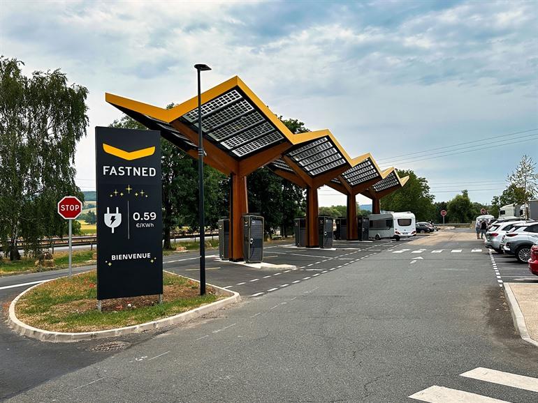 Laadpalen langs de snelweg in Frankrijk