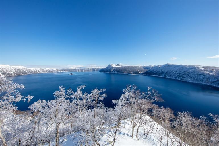 Lake Mashu in de winter