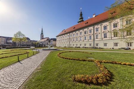 Klagenfurt aan de Wörthersee bezoeken: top 13 bezienswaardigheden in deze Renaissancestad