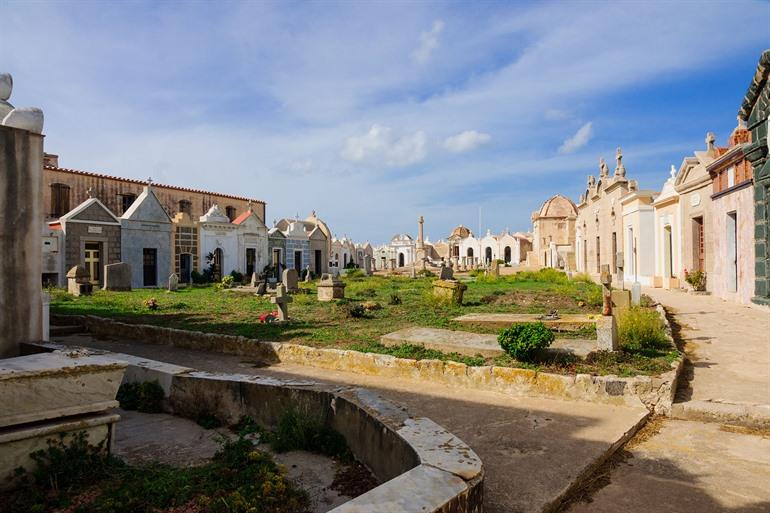 Le Cimetière Marin de Bonifacio, Corsica