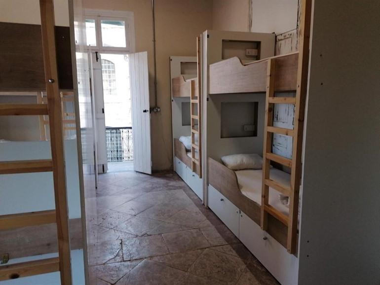 Le Mat Hostel boeken