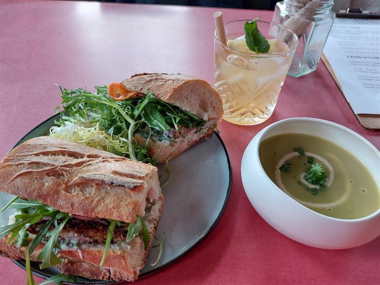 Le Phare du Kanaal, Molenbeek