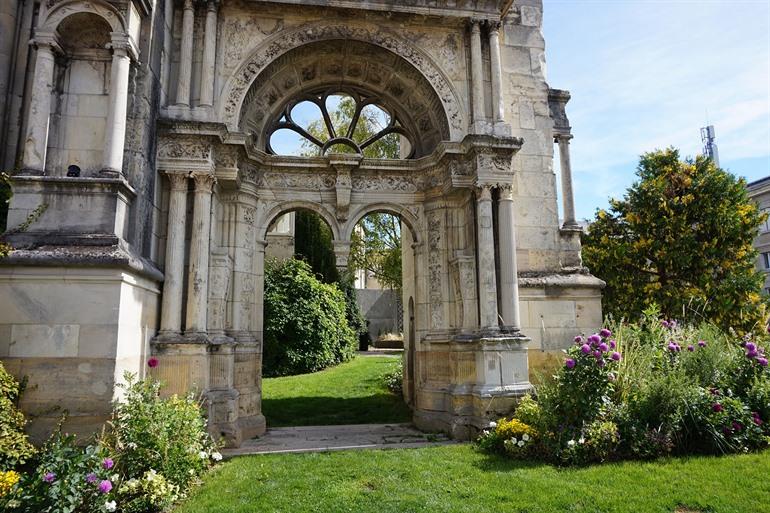 Le Portail Saint-Martin in Epernay
