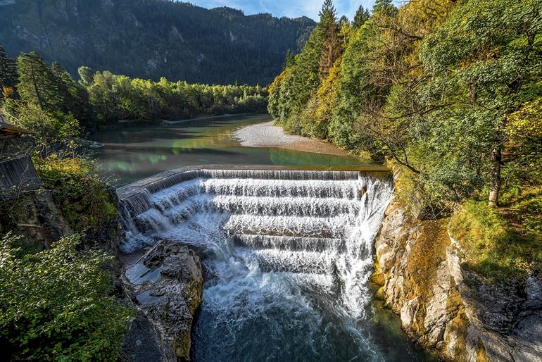 Lechfall, kunstmatig aangelegde waterval dichtbij Füssen