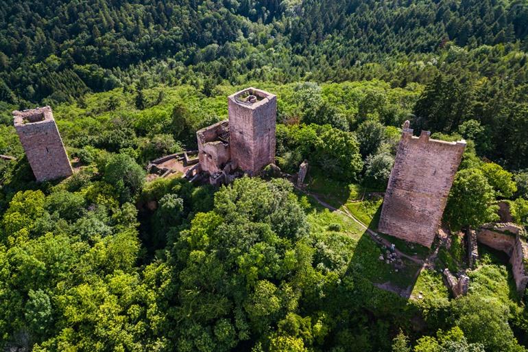 Les Trois Châteaux d’Eguisheim vanuit de lucht