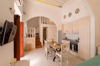 Lindian Polis boeken