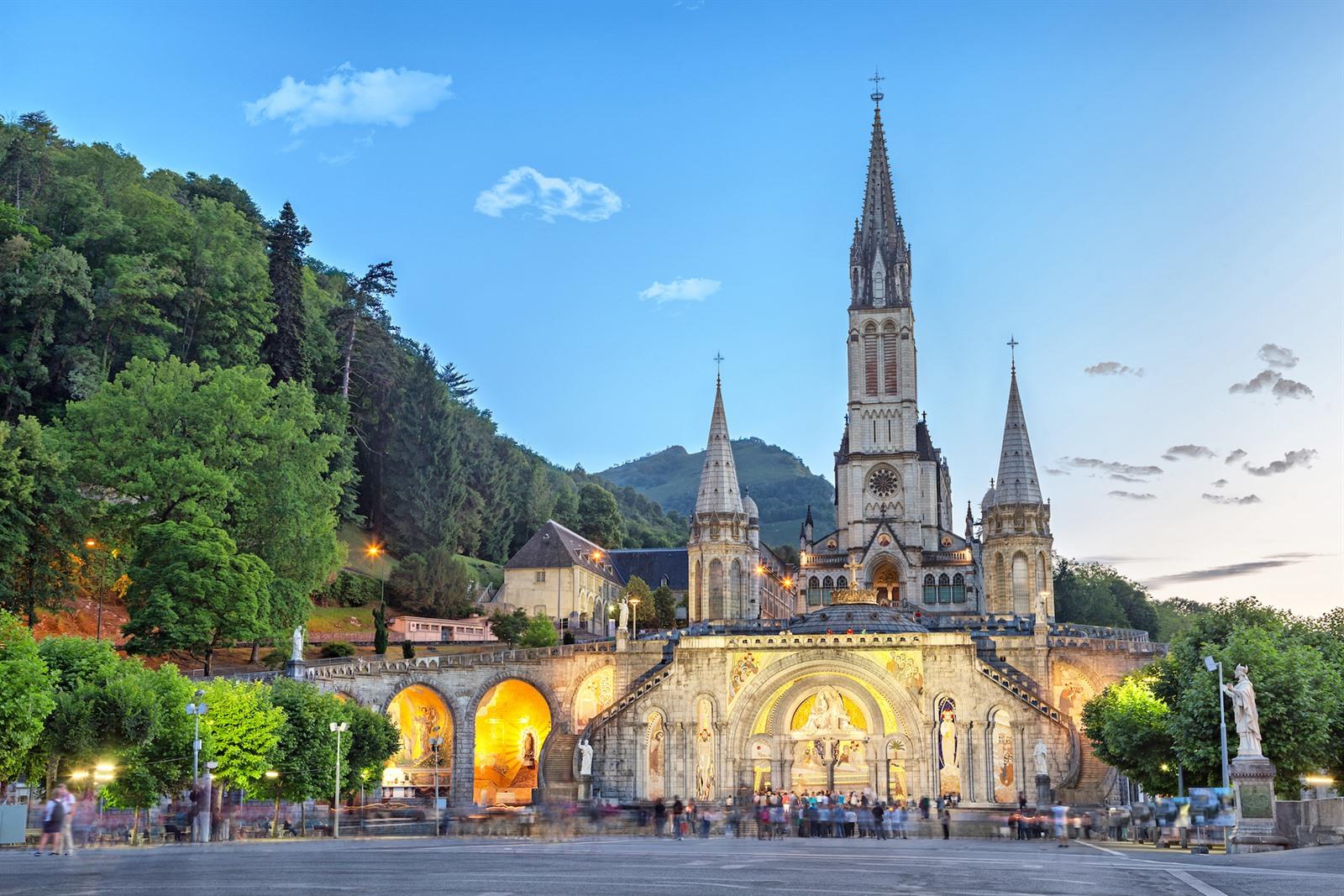 tourist places in lourdes france