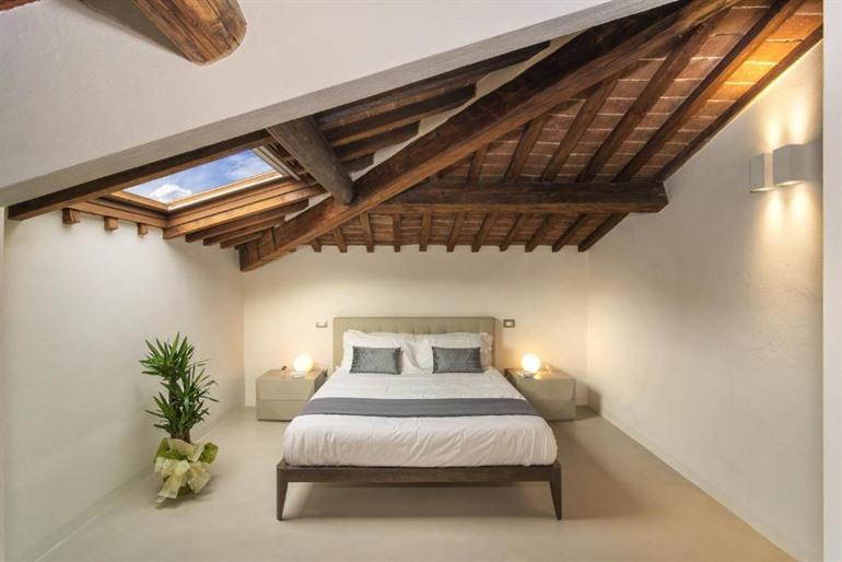 Luxe overnachting boeken bij Palazzo Cini Luxury Rooms in Pisa 