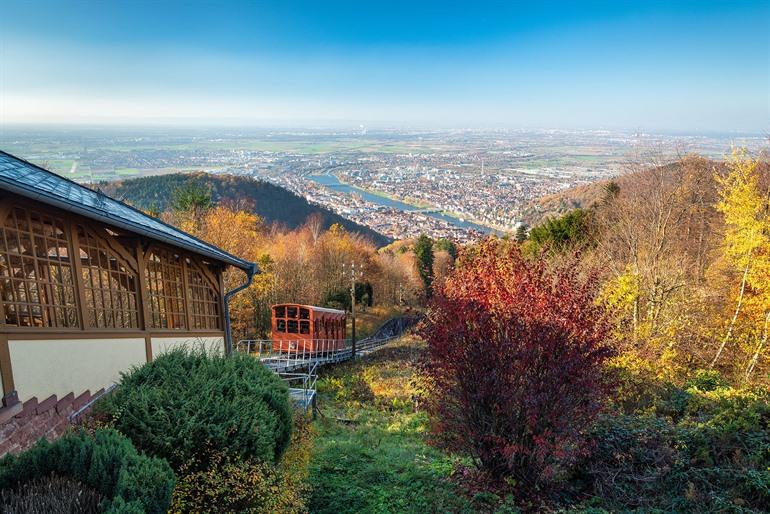 Maak een ritje op de kabeltrein naar de top van de Königstuhl, Heidelberg
