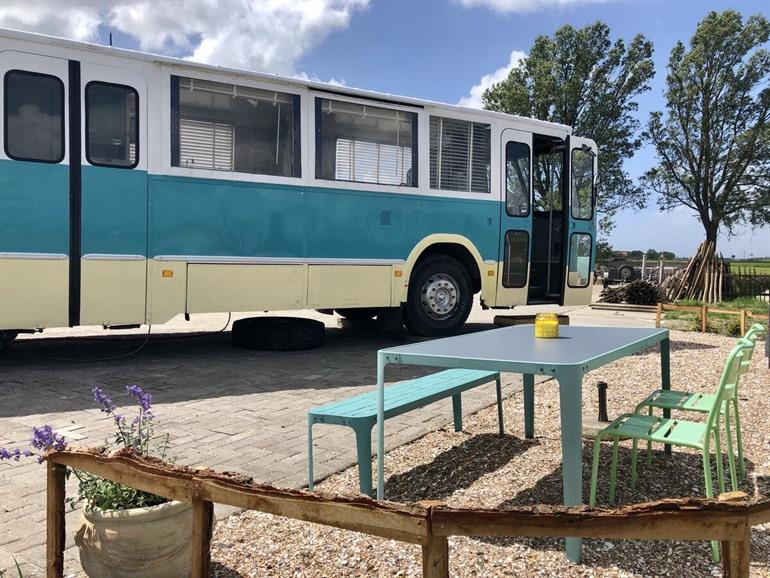 Magic Bus van B&B Lutje Lollum boeken