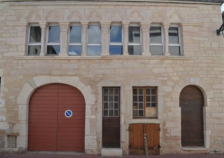 Maison Romane in Beaune, Bourgondië 