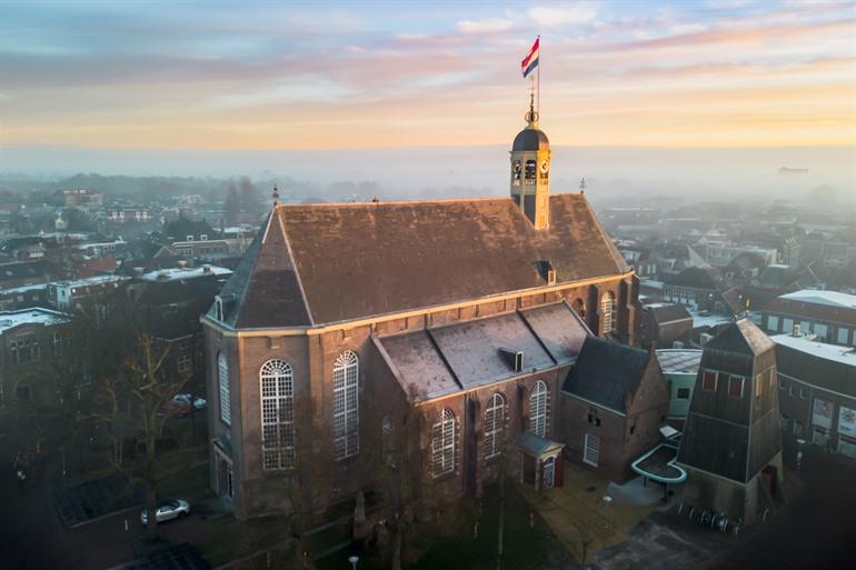 Martinikerk op een ochtend in Sneek