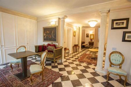 Martins Residence de Luxe boeken