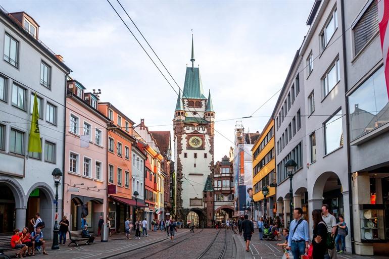 Martinstor in Freiburg, Zwarte Woud