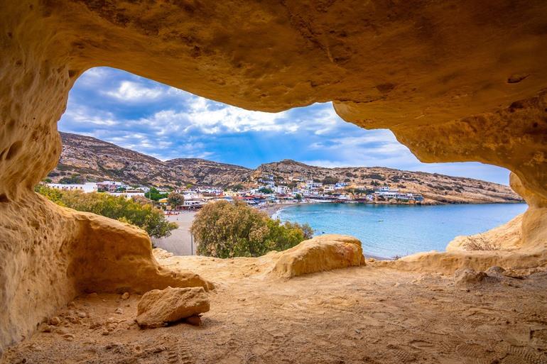 Matala Beach vanuit een grot, Kreta