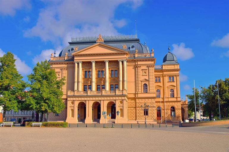 Mecklenburgisches Staatstheater, Mecklenburg-Voor-Pommeren
