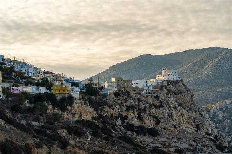 Menetes op de top van de heuvel