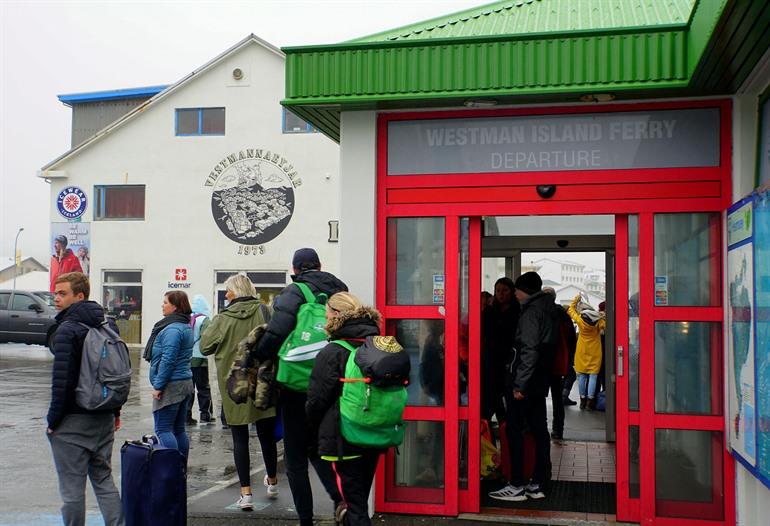 Met de ferry naar de Westman eilanden