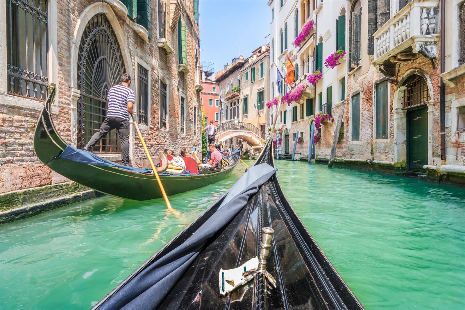 Nachtvlek Doorbraak serveerster Met de gondel varen in Venetië? Wat kost het? Tips & prijzen