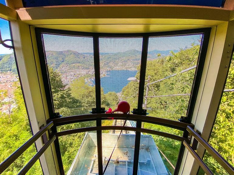 Met de kabelbaan naar Brunate, Como