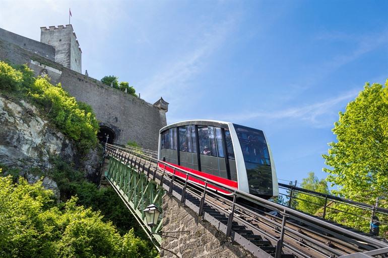 Met de kabelbaan naar Festung Hohensalzburg in Salzburg