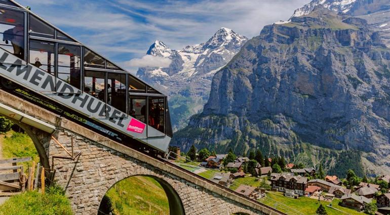 Met de tandradbaan naar de huisberg van Mürren, Allmendhubel