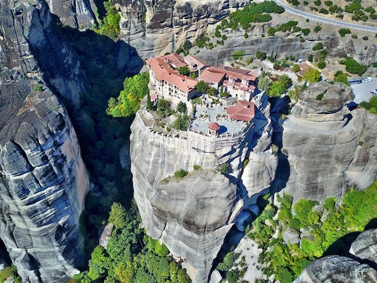 Meteora kloosters vanuit de lucht gezien
