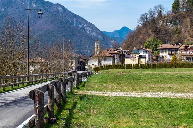 Mezzolago aan Lago di Ledro