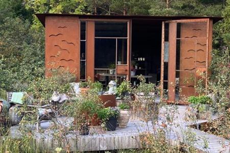 Midden: Maven Kustnära Stugor boeken