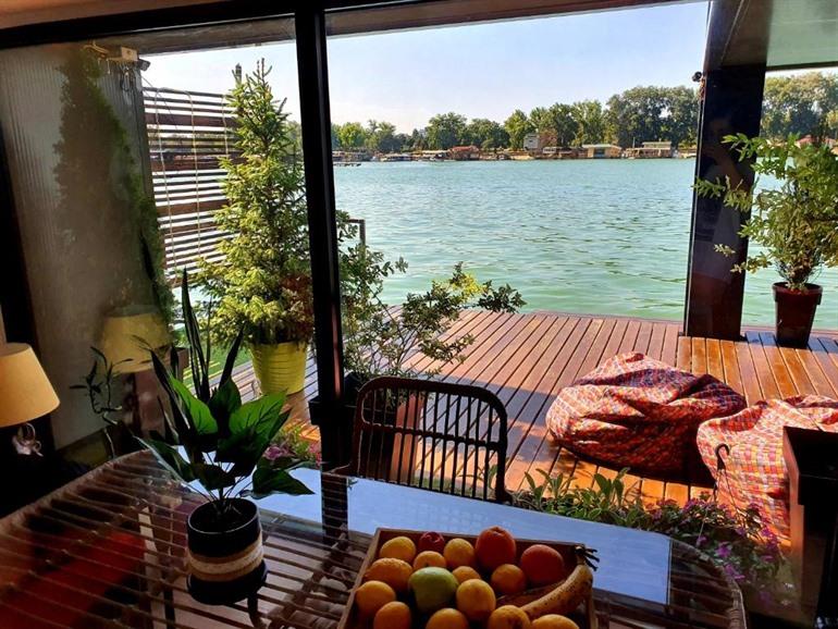 Monte Cristo villa on water boeken