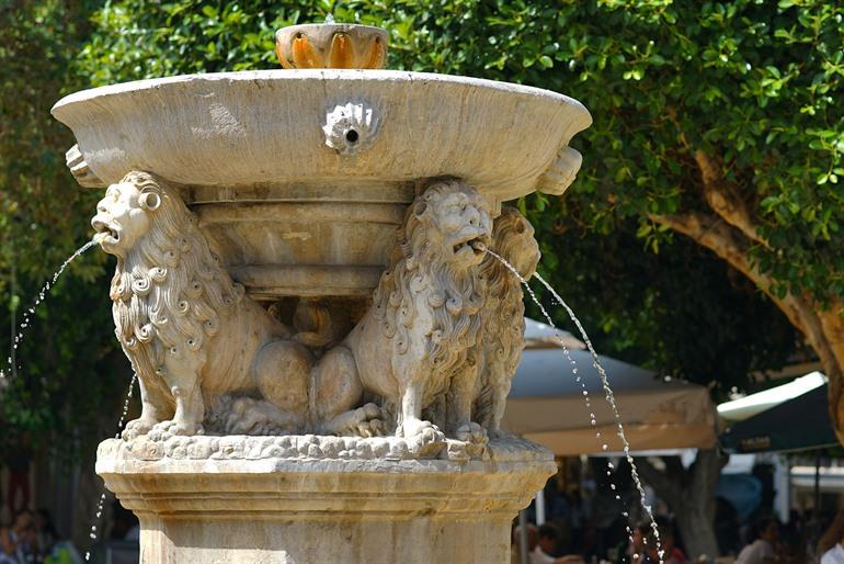 Morosini-fontein, de Leeuwenfontein in Heraklion, Kreta