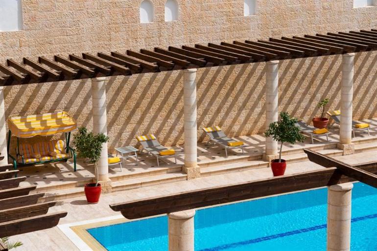 Mövenpick Resort Petra boeken