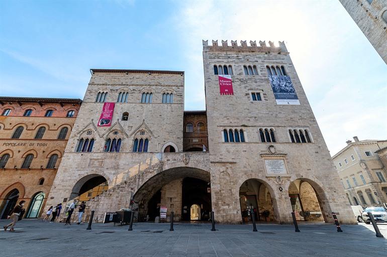 Museo civico di Todi, Piazza del Popolo in Todi