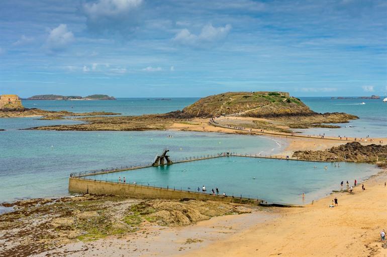 Natuurlijk zwembad bij Plage de Bon Secours, Saint-Malo