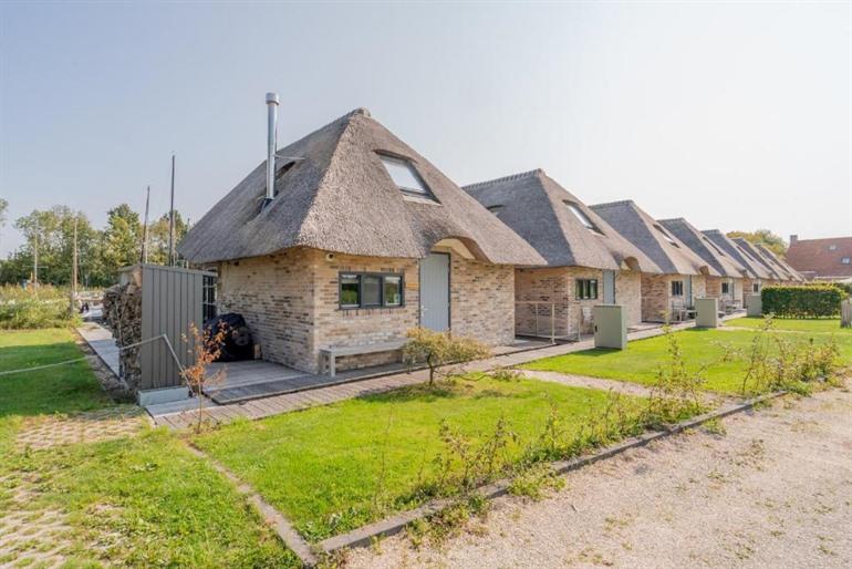 Nautic Rentals - Watervilla's Zuiderhoeve boeken