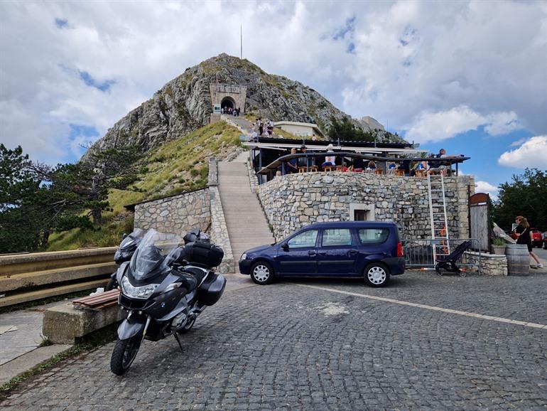 Njegoš mausoleum in het Lovćen Nationaal Park