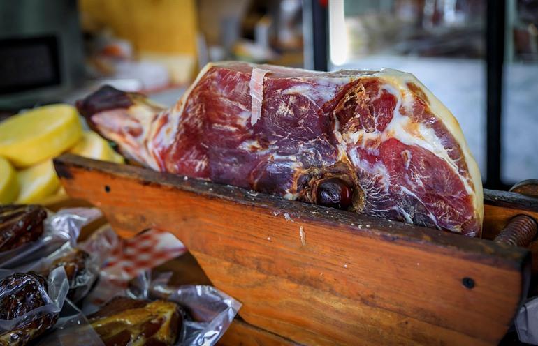 Njegusi Prosciutto, gedroogde ham uit Montenegro