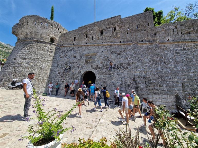 Omwalling van de stad Stari Bar