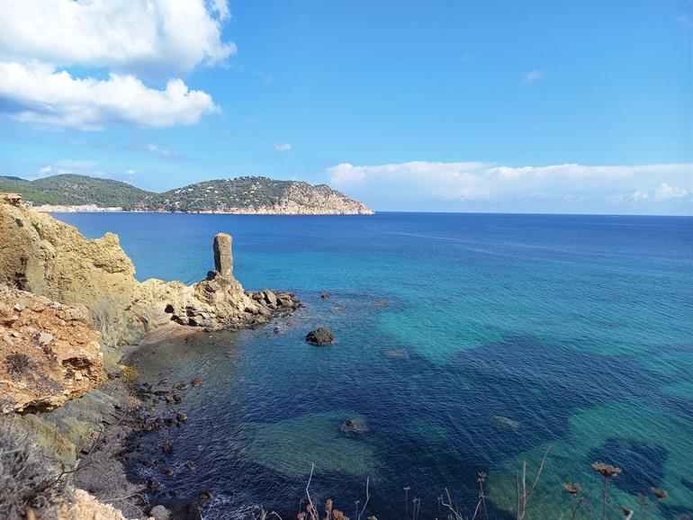 Ontspannen op Aigües Blanques, stranden van Ibiza
