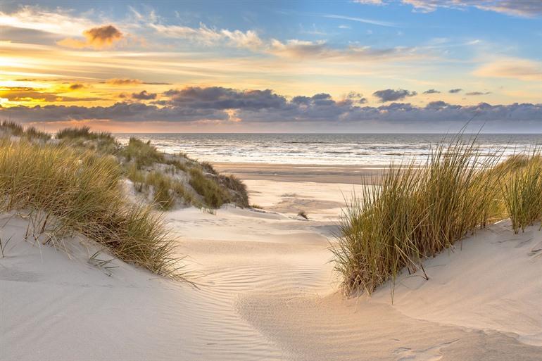 Ontspannen op het mooiste strand van Ameland, Nederland