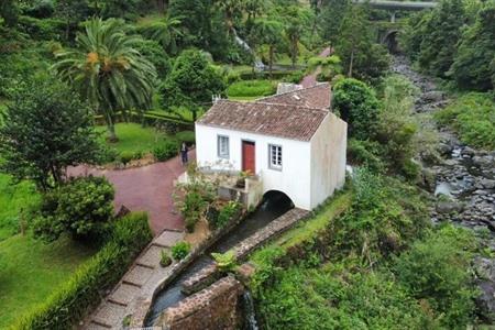 Oud watermolenhuisje Ribeira do Guilherme boeken