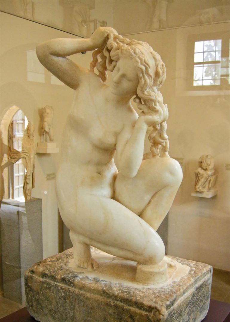 Oude beelden in het museum
