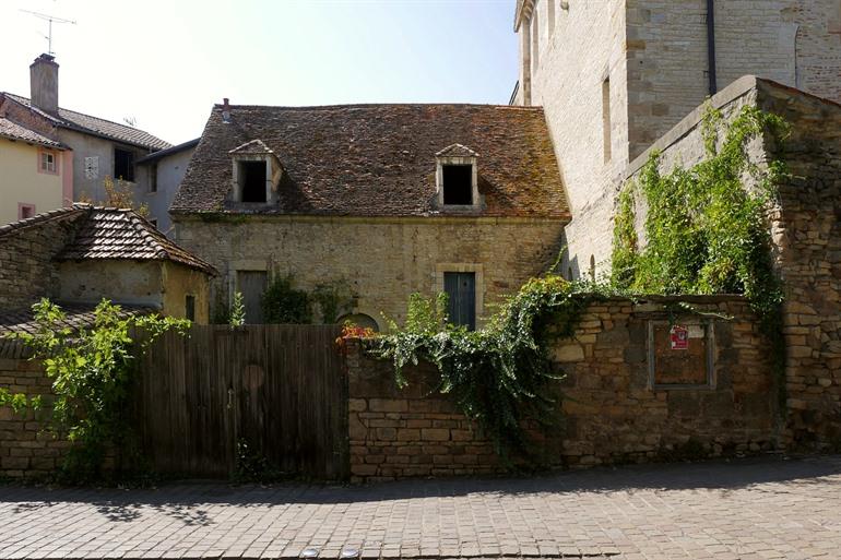 Oude huizen in Cluny.