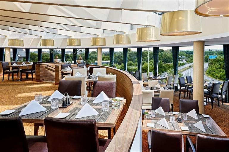 Overnacht nabij de luchthaven in het Sheraton Duesseldorf Airport Hotel