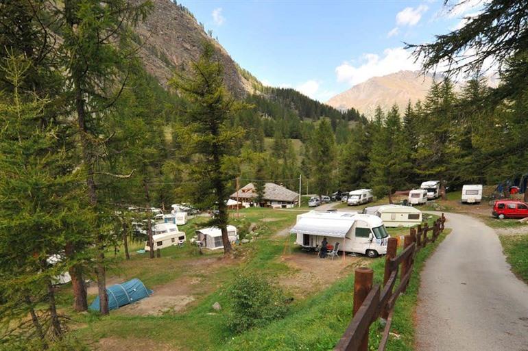 Overnachten bij Camping Lo Stambecco nabij Cogne