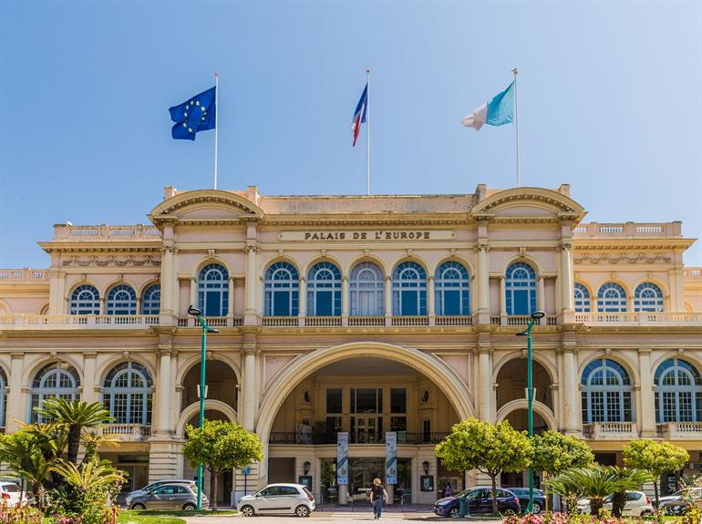 Palais Carnolés, Musée des Beaux Arts bezoeken