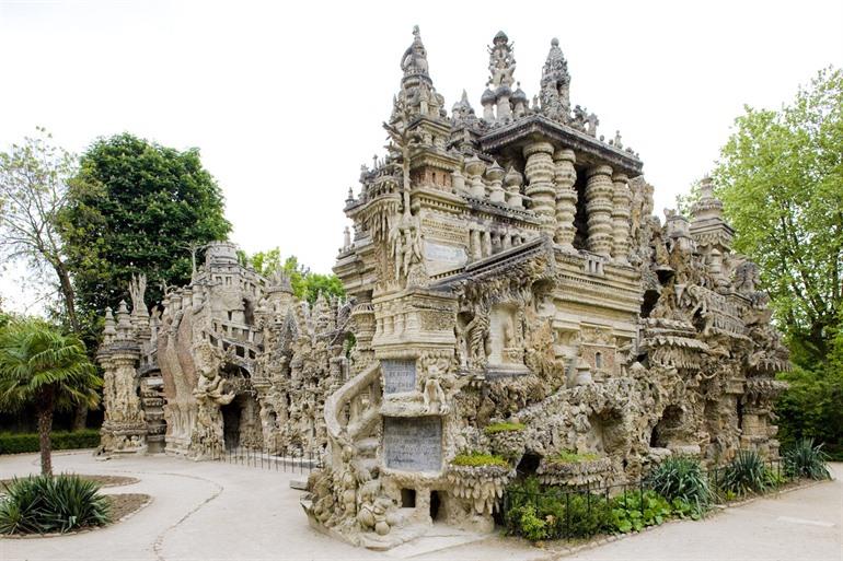 Palais Idéal du Facteur Cheval in Hauterives, Drôme 